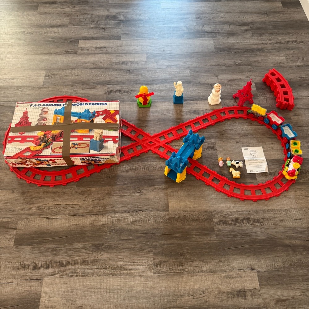 Vintage FAO Schwarz Around the World Express Train Set‎ Motorized w/ Sound